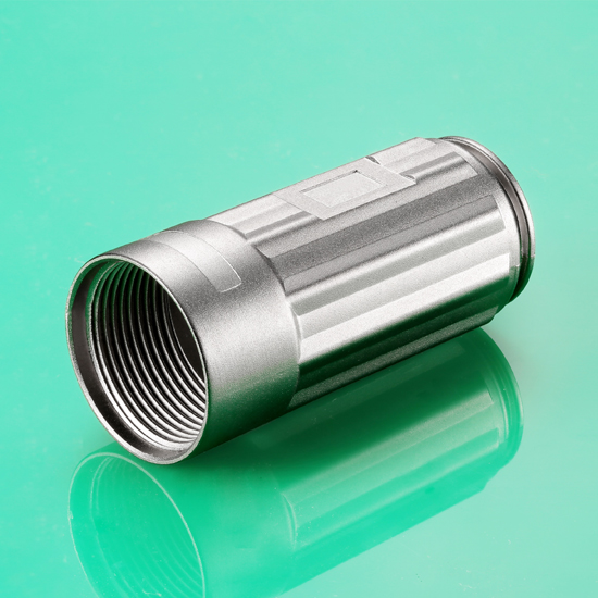 压铸厂带你5分钟看懂：M12、M23压铸件连接器外壳到底差在哪？